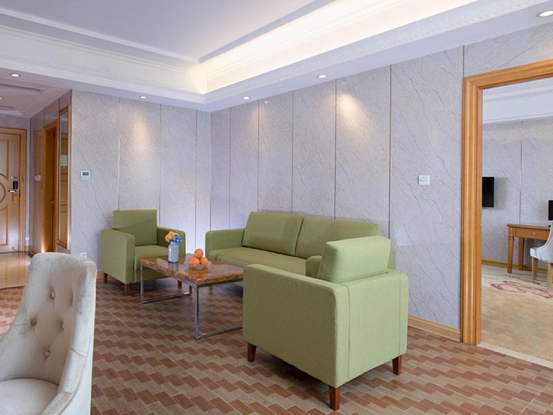 Vienna Hotel Hainan Oriental Avenue Dongfang Exterior foto