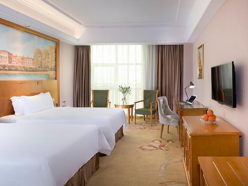 Vienna Hotel Hainan Oriental Avenue Dongfang Exterior foto
